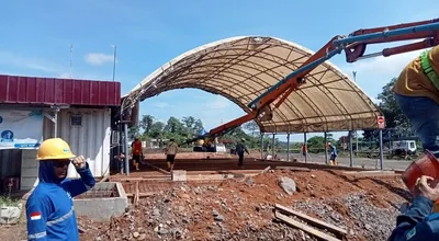 Pengecoran beton ready mix proyek MIP Lahat